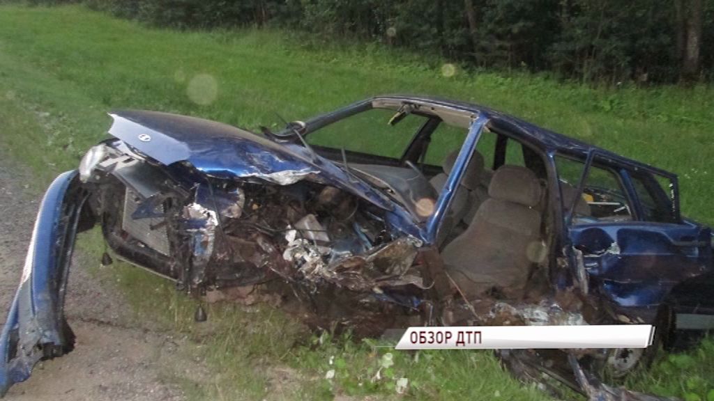 На М8 ВАЗ вылетел на встречку и столкнулся с «Ауди»