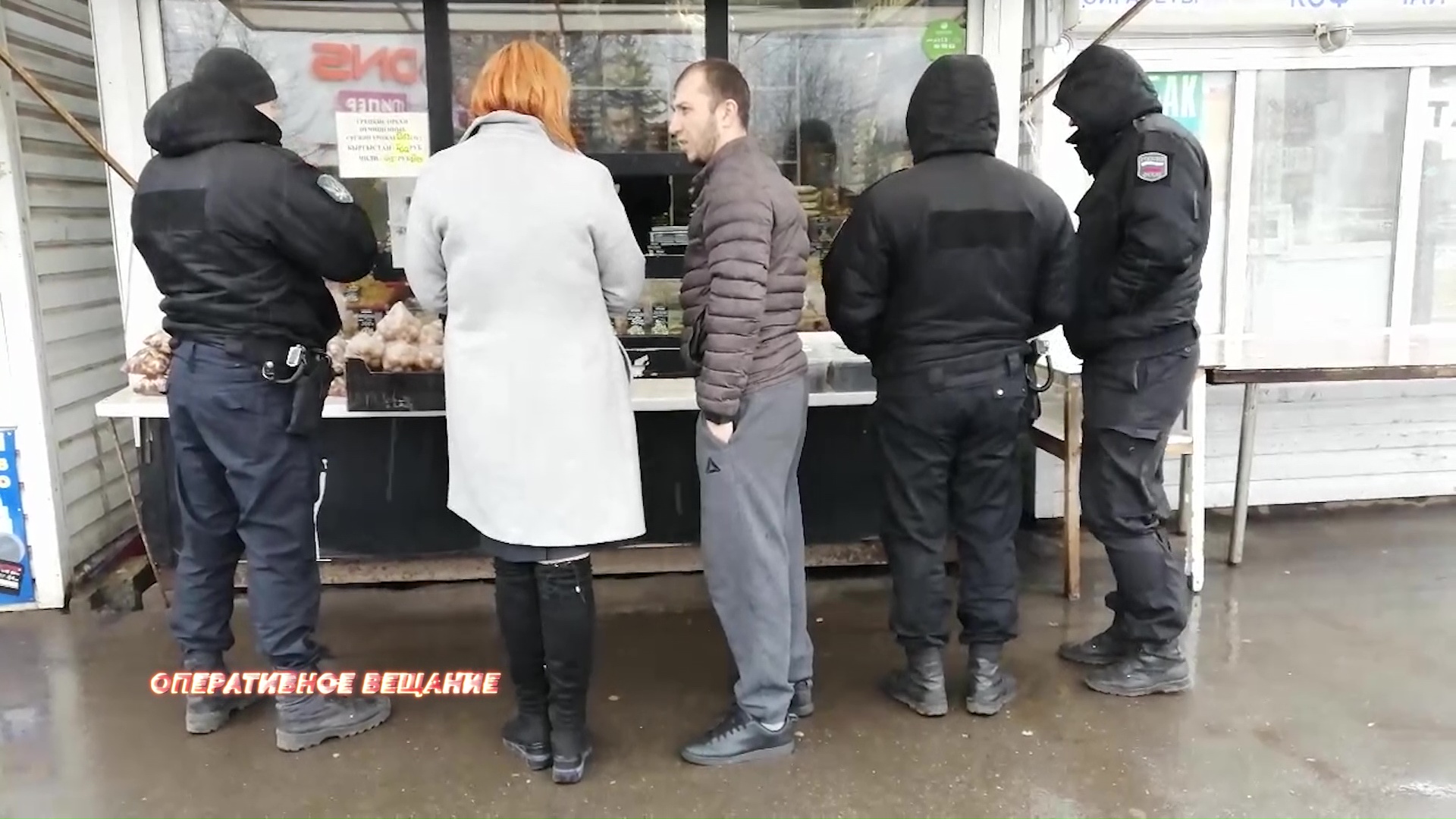 Приставы закрыли несколько торговых точек из-за одного продавца-мигранта