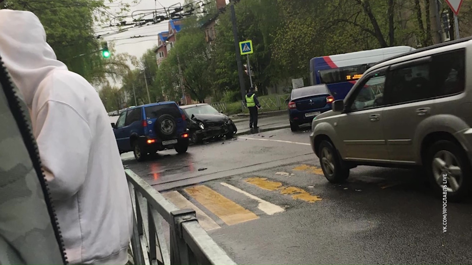 На «проклятом» перекрестке в Ярославле не разъехались две иномарки