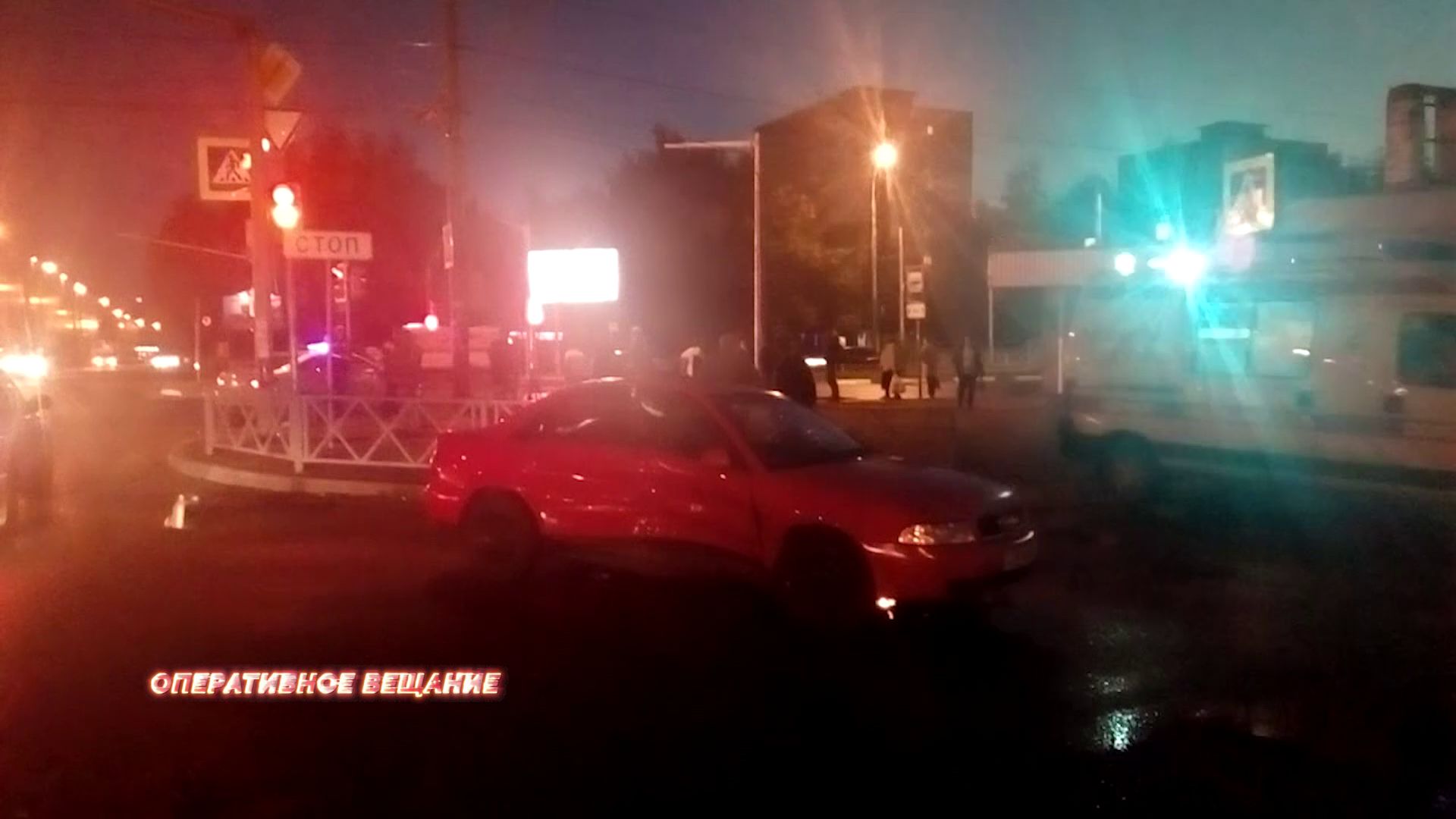 На перекрестке Ленинградского проспекта и улицы Урицкого столкнулись две машины