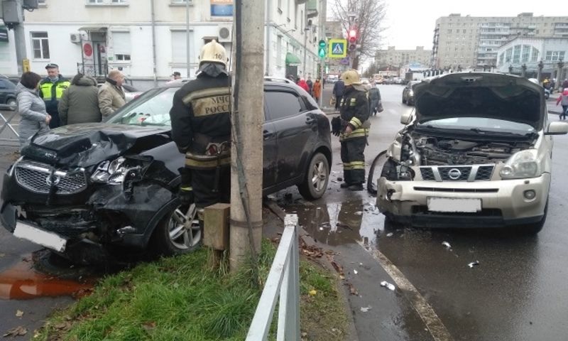 В крупном ДТП в Рыбинске пострадали четыре человека, в том числе ребенок