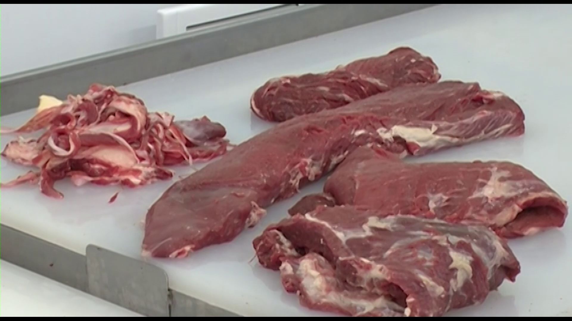 В Мышкинском районе людей травили испорченным мясом