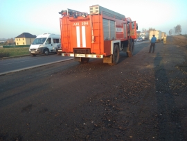 Микроавтобус столкнулся с грузовиком: пять человек доставлено в больницу