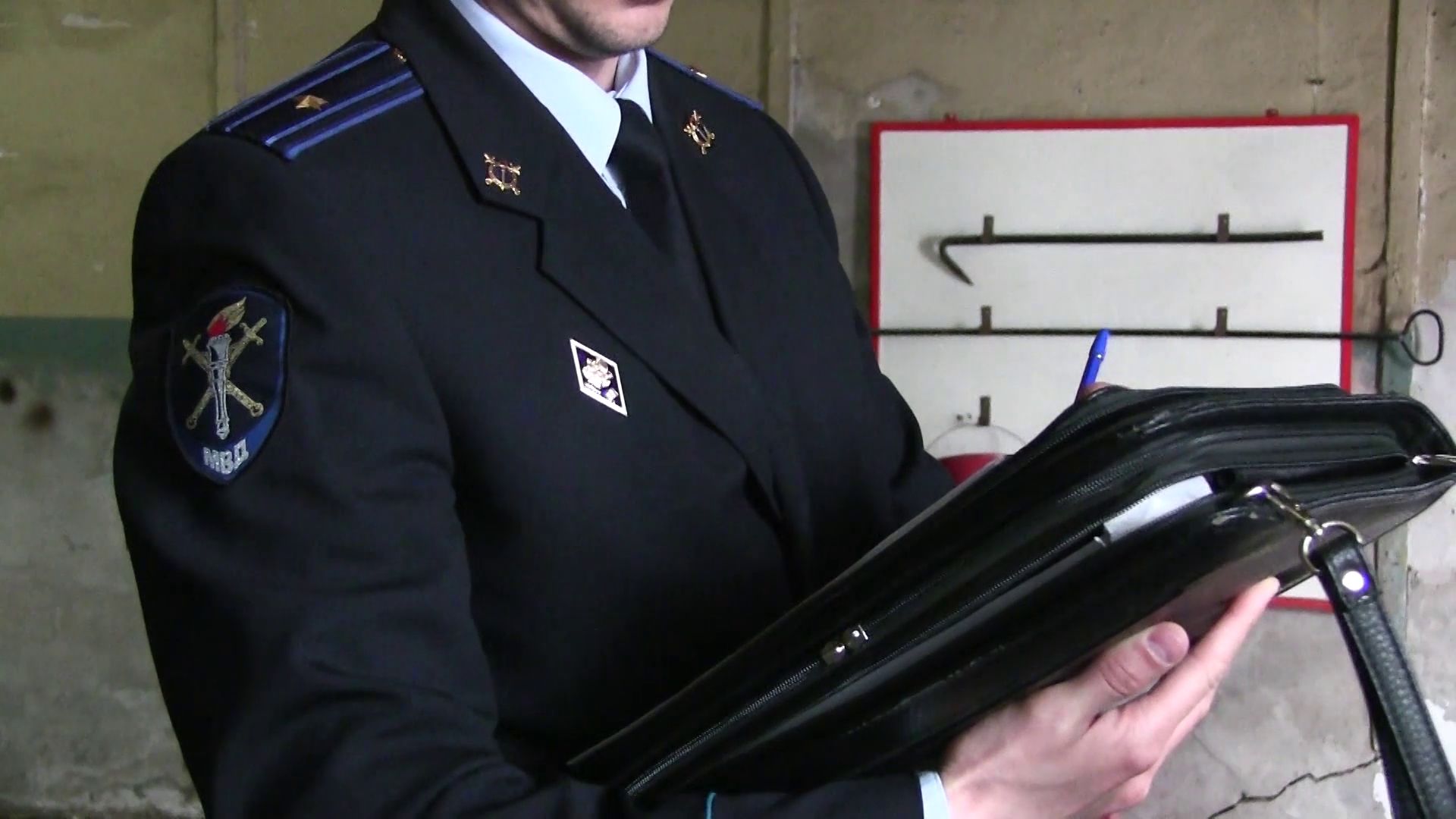 В Брагине из гаража вор укатил все колеса