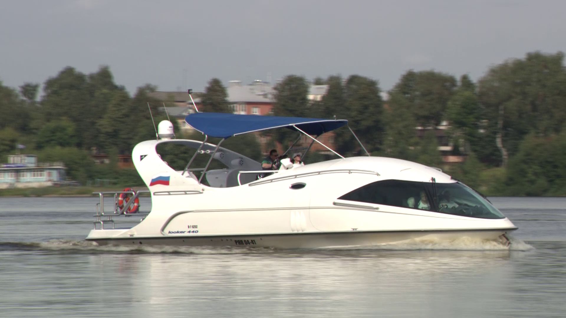 Дети из малообеспеченных семей увидели Ярославль с прогулочной яхты и фильм с дополнительной реальностью