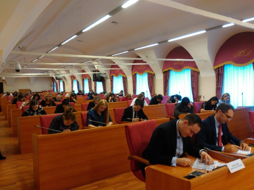 Как в школе: депутаты написали тест по истории Отечества