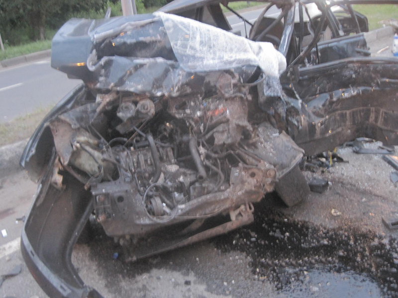 В серьезном ДТП в Ярославле погиб молодой парень