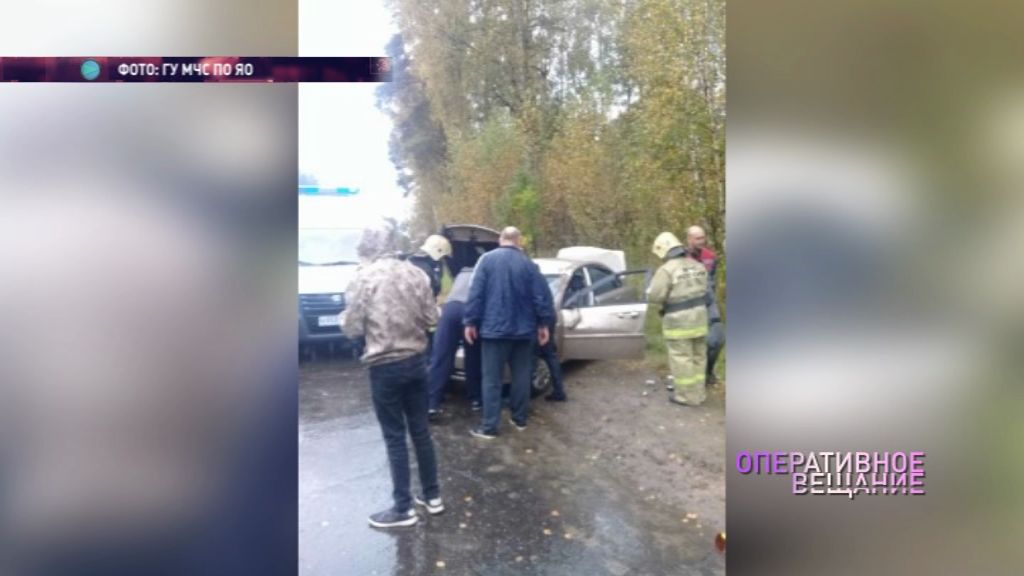 На рыбинской окружной дороге перевернулась иномарка