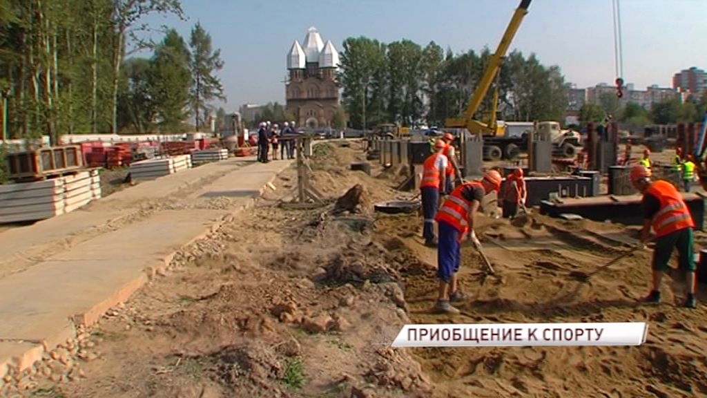 В Дзержинском районе продолжается строительство масштабного ФОКа