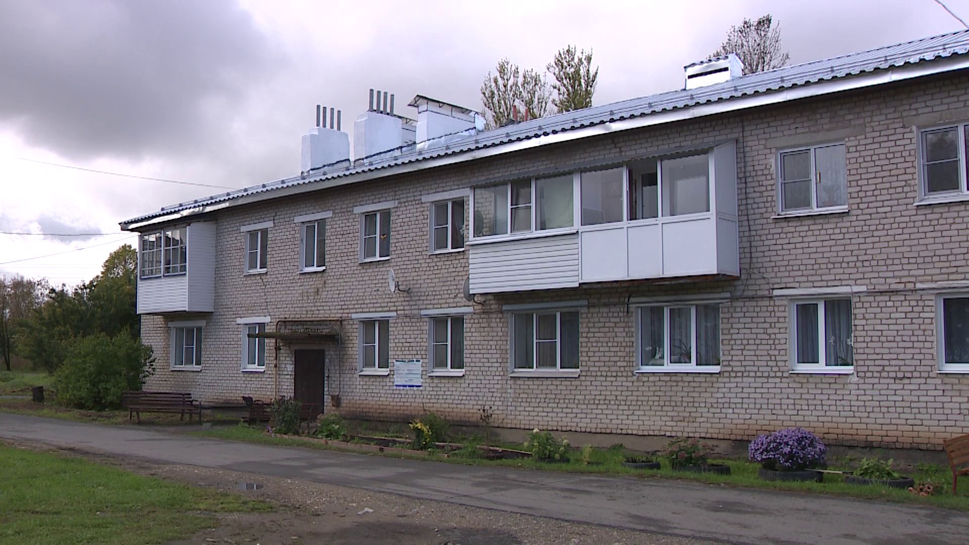 В Любимском районе три капремонта сдали раньше срока