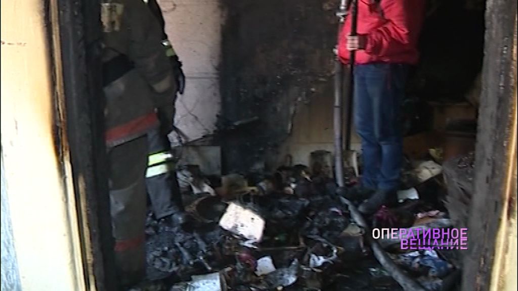 В пожаре на проспекте Машиностроителей пострадал хозяин квартиры