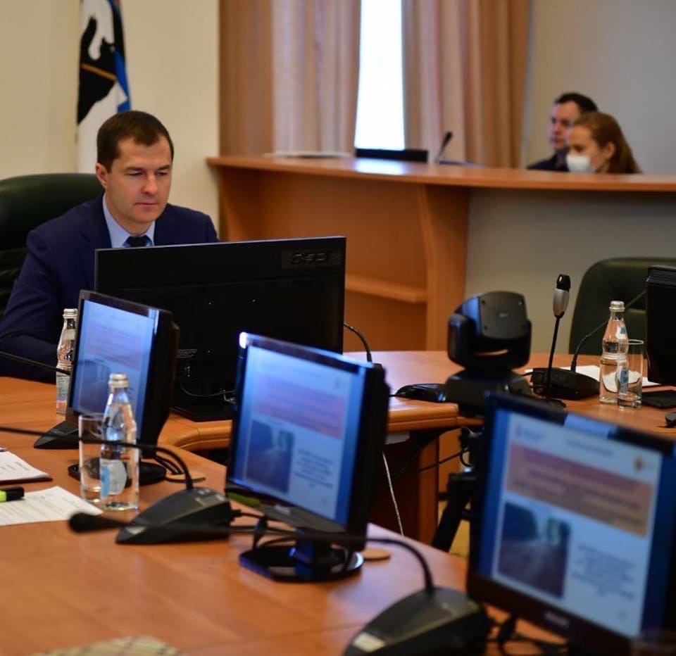 Чиновники из мэрии часть зарплаты передадут на приобретение средств защиты для медиков