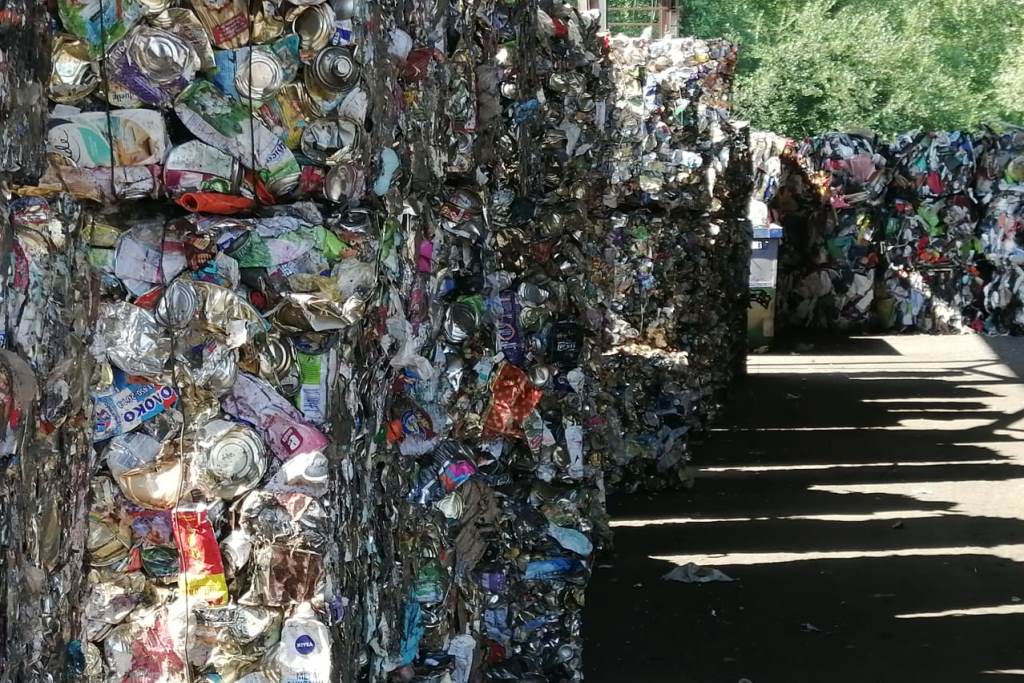 В Ярославской области решают вопросы системы раздельного сбора мусора: уже построен один сортировочный комплекс