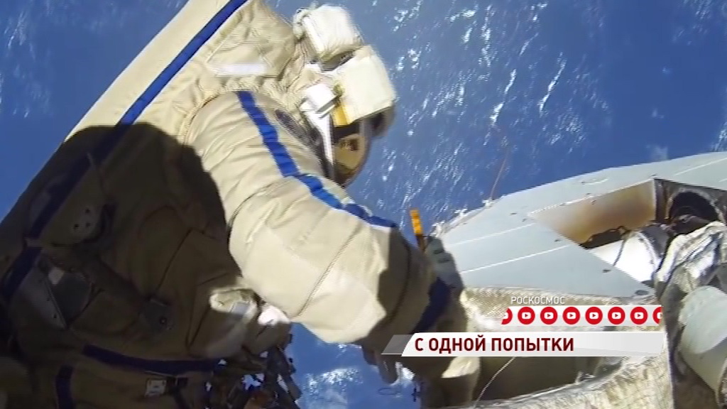 Алексей Овчинин сегодня выйдет в открытый космос на шесть часов