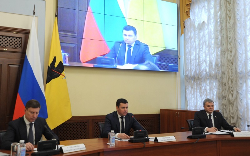 Дмитрий Миронов: «Важно добиться полной загрузки спортивных объектов, обеспечить работу дворовых площадок в вечернее время и по выходным дням»