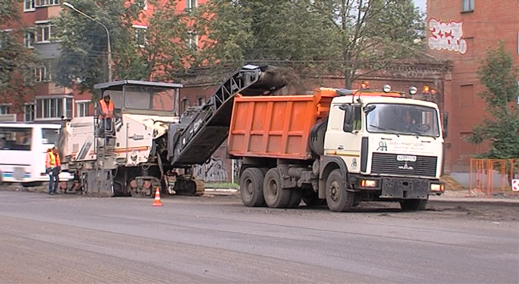 Вместо разметки – бордюры: на Октябрьской площади на месте «островков безопасности» сделают клумбы
