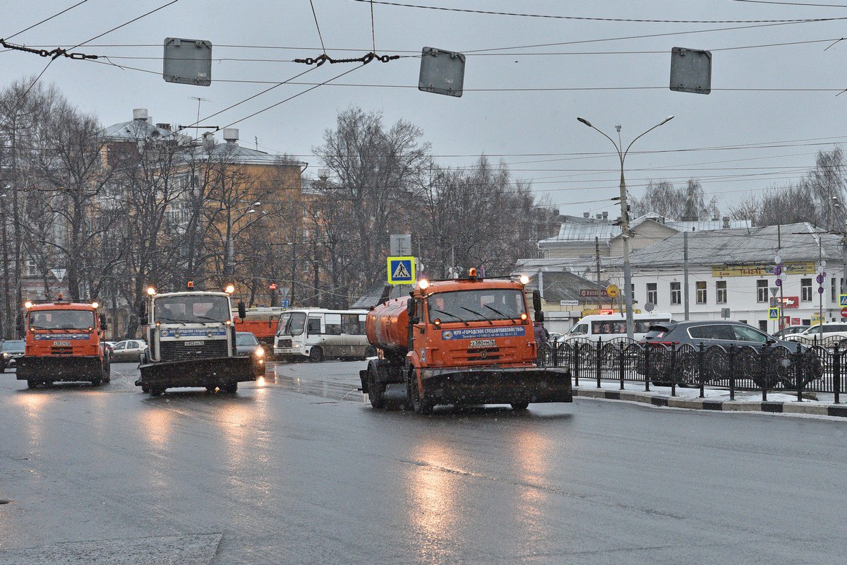 Владимир Волков потребовал убрать «кашу» с тротуаров Ярославля