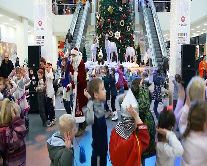 Самые яркие кадры с новогодней телеелки от «Первого Ярославского»