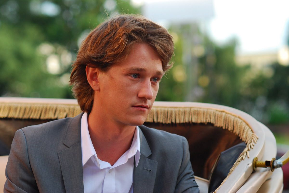 Поцелуй сквозь стену