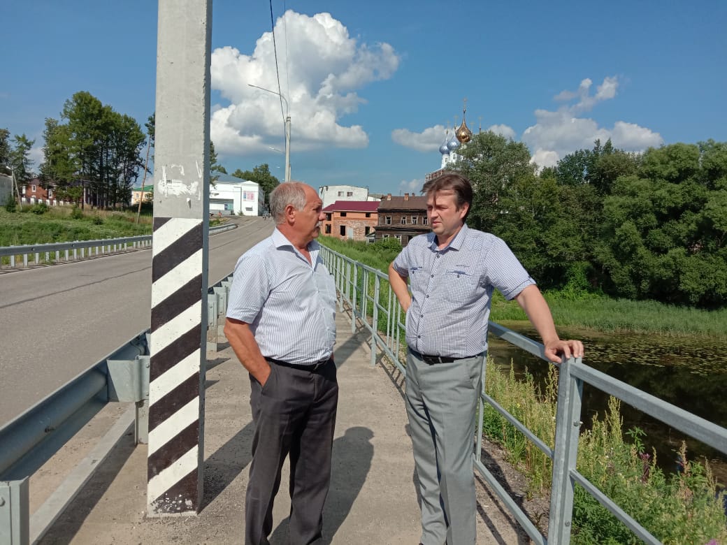 В Некрасовском состоялась встреча заказчика и подрядчика моста через Солоницу