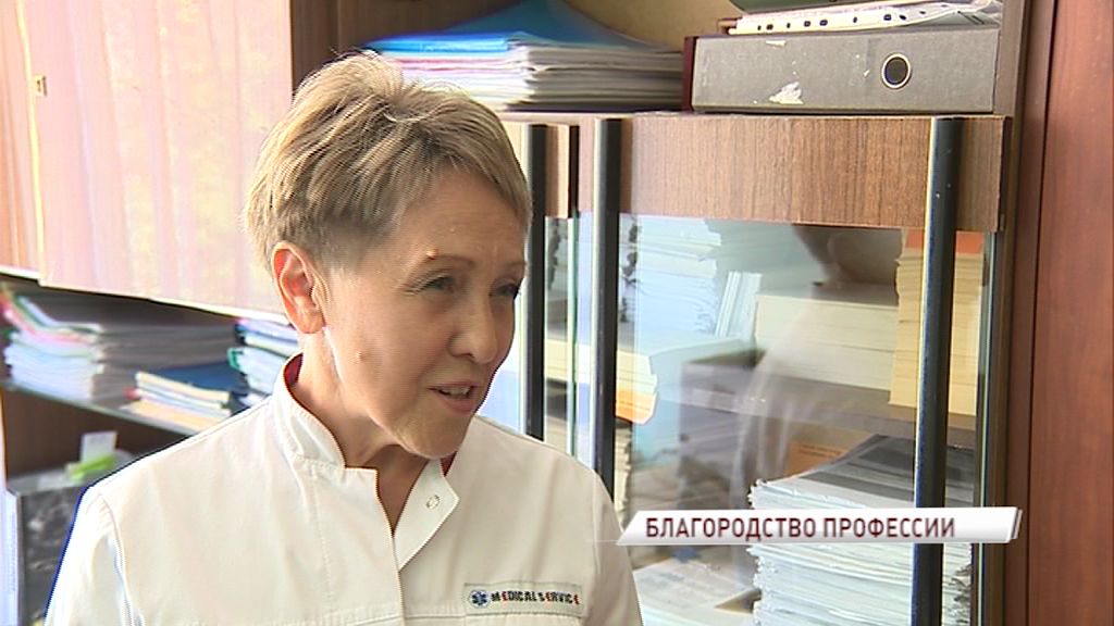 Возраст - не помеха: медсестра из ярославской поликлиники делится своим полувековым опытом