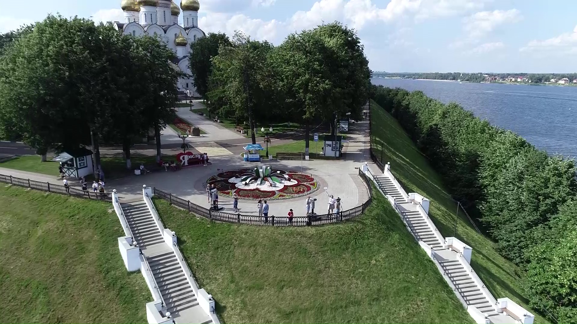 Ярославские музеи и гостиницы готовы порадовать горожан и гостей города бонусами и подарками