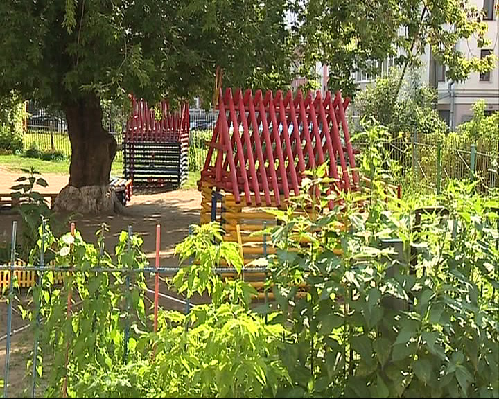 За оскорбление вахтера детского сада житель Рыбинска заплатит 3000 рублей