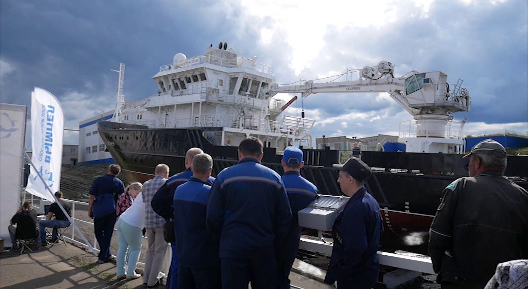 В Рыбинске спустили на воду самое большое судно завода «Вымпел»