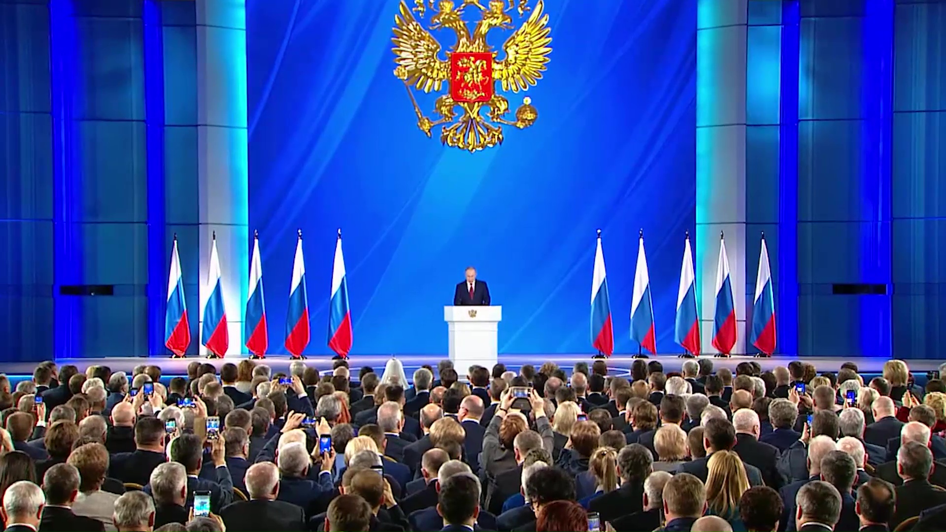Владимир Путин выступил с посланием Федеральному собранию