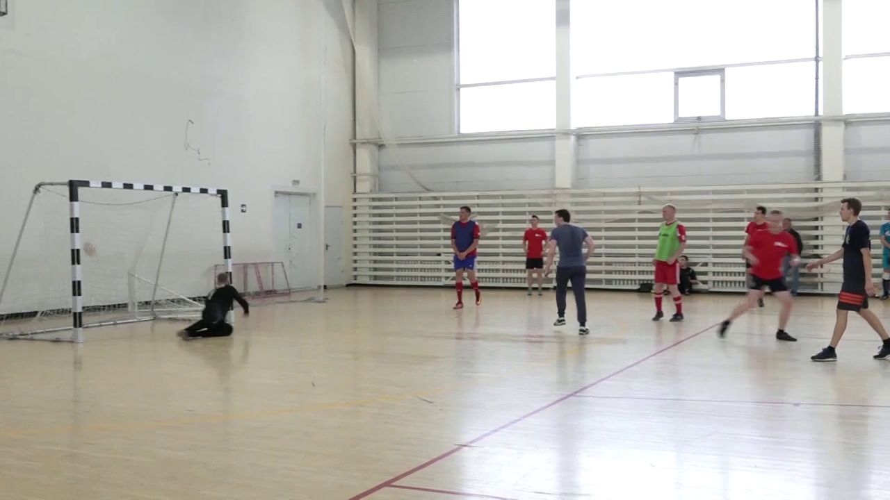 Команда «Первого Ярославского» сыграла в футбол со следователями