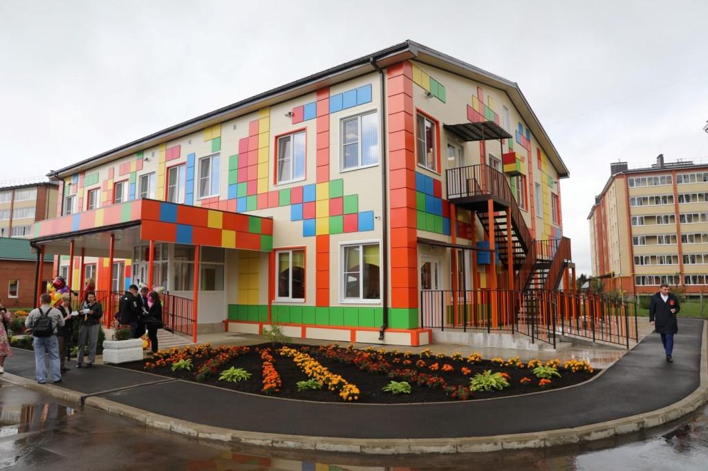 Дмитрий Миронов посетил первый в Ярославской области модульный детский сад