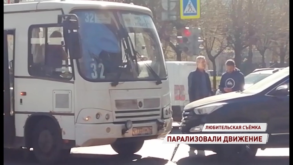 Из-за ДТП на перекрестке Советской и Победы образовалась пробка