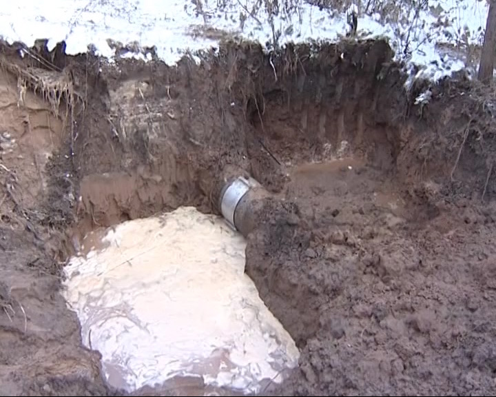 В Угличе из-за морозов лопнула труба центрального водопровода