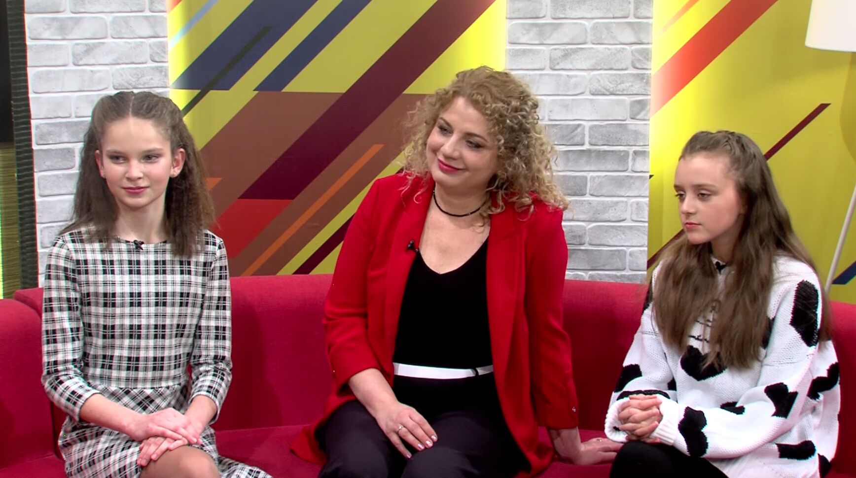 «Интересный человек». В студии руководитель проекта «Успешный ребенок» Ирина Галунова и участницы проекта Анна Кассал и Алина Медведевская