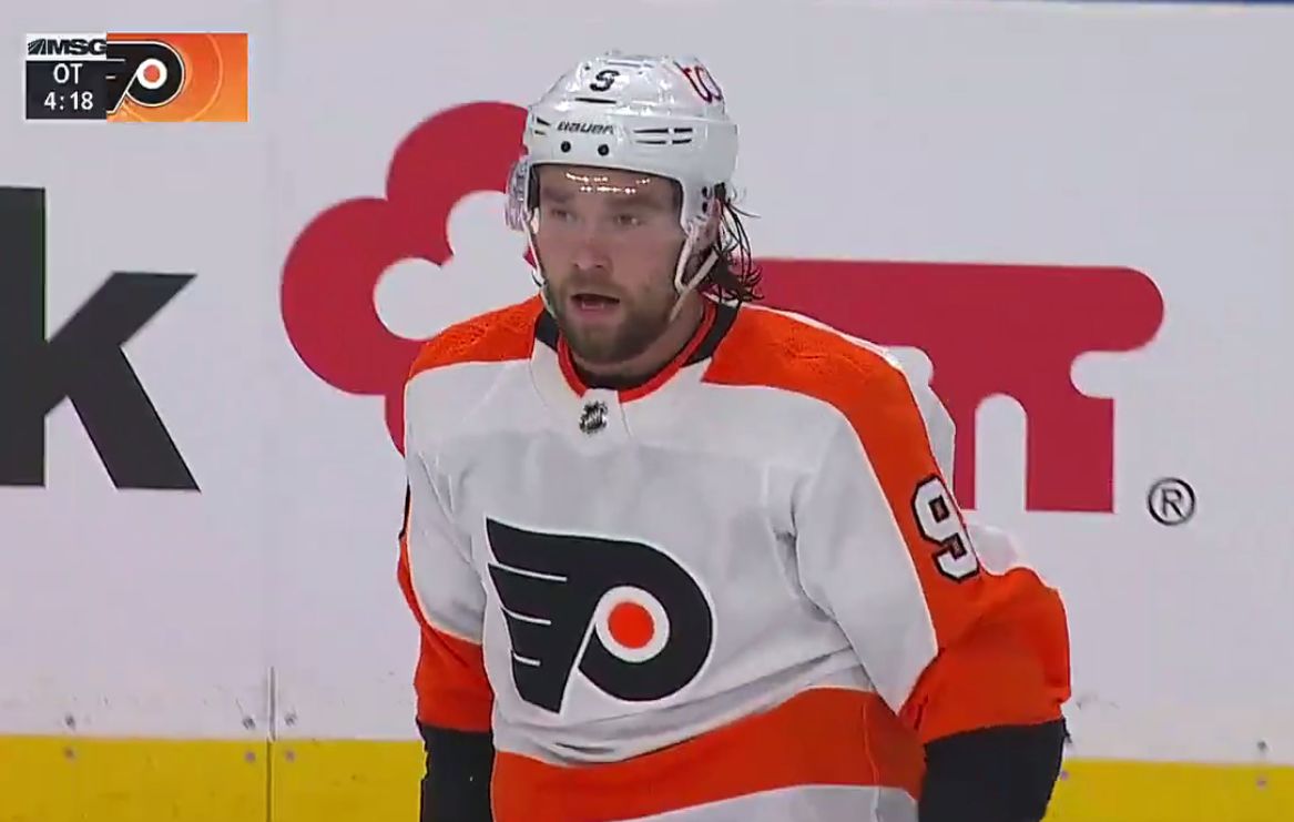 Ярославский защитник «Филадельфии» стал главным героем встречи с «Баффало»