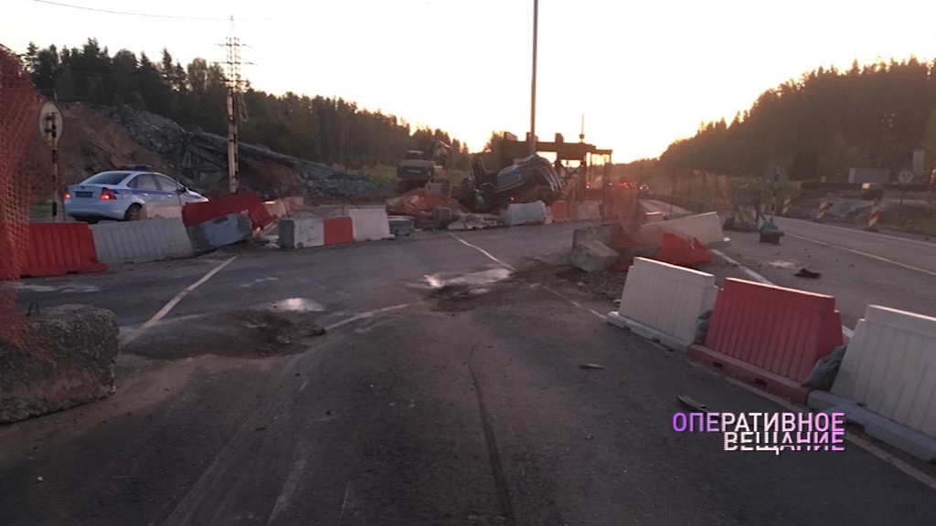 Под Ярославлем перевернулся внедорожник