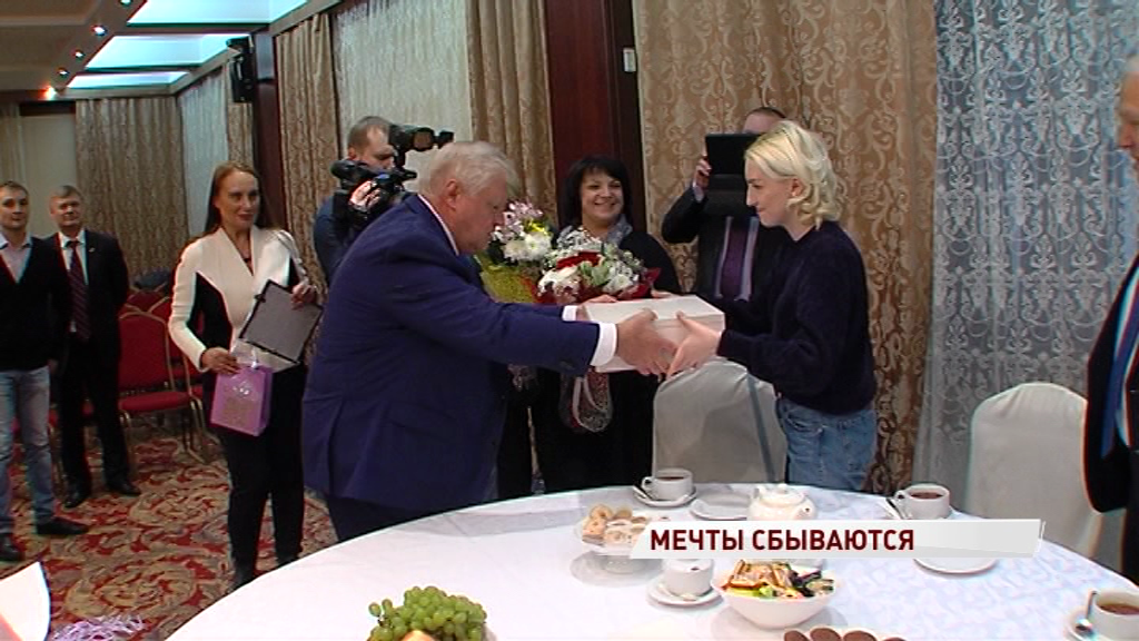 Председатель «Справедливой России» приехал в Ярославль, чтобы исполнить мечту местной художницы