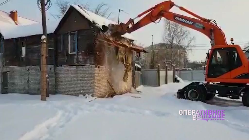 Ярославец построил часть дома на земле соседа: дом пошел под снос
