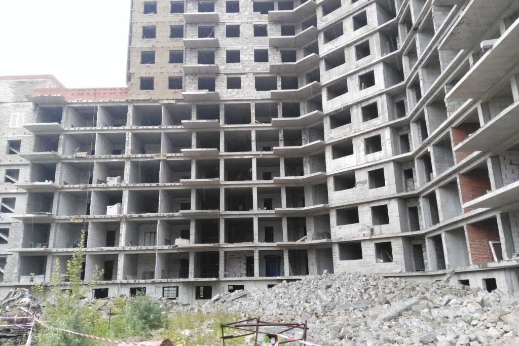 Строительство проблемного дома на Фрунзе завершится к концу 2021 года