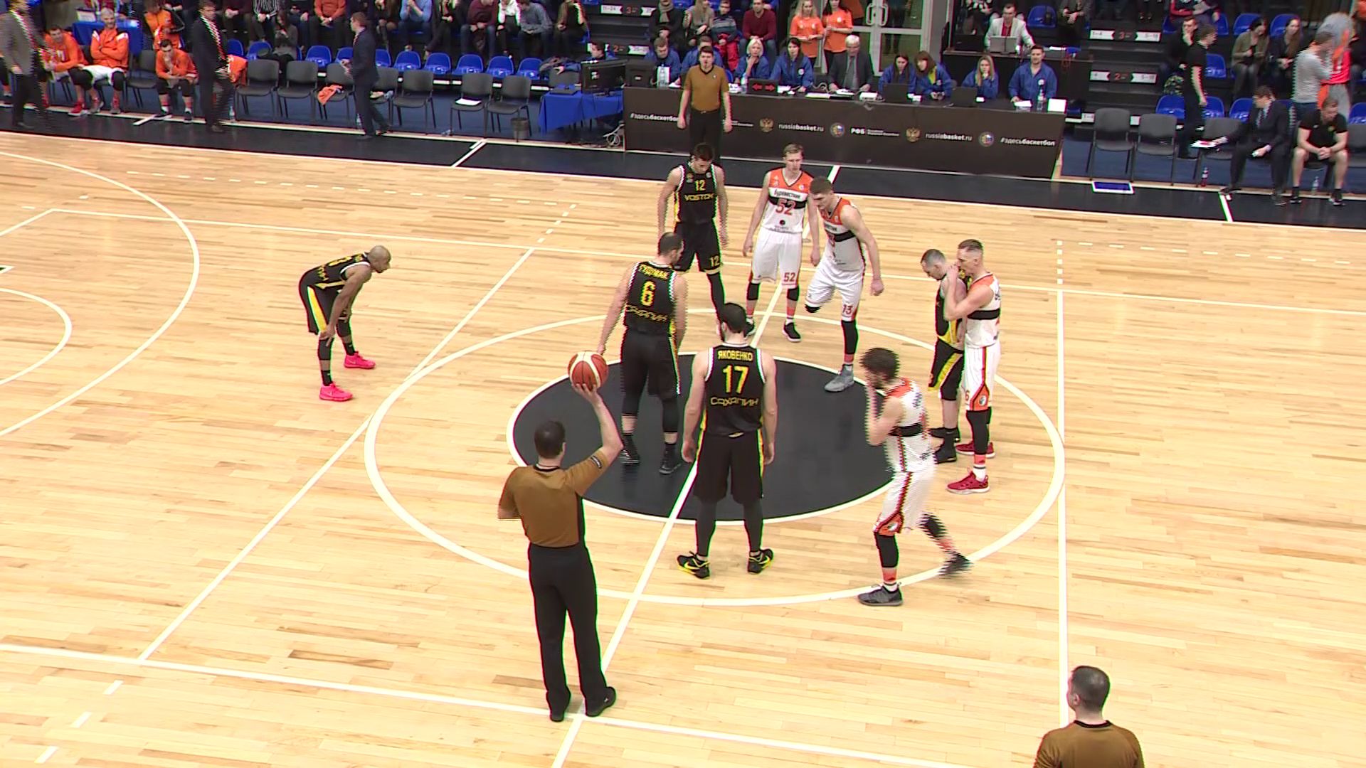 «Буревестник» расторг контакт с центровым