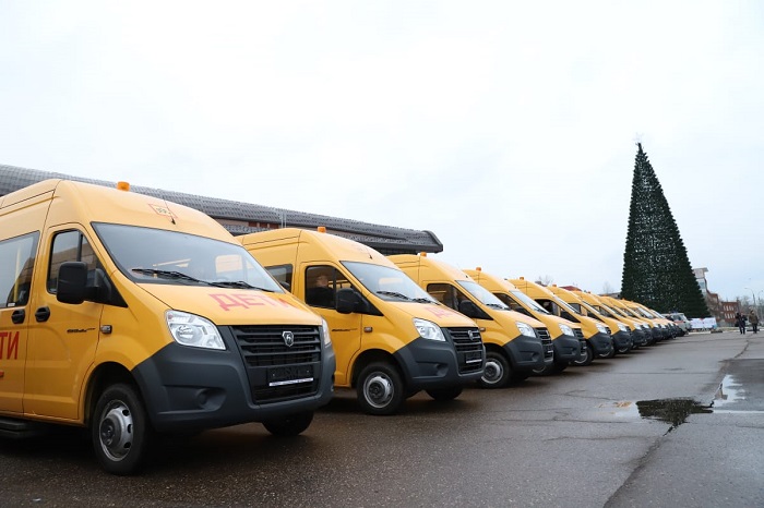 Дмитрий Миронов: «Обновлению автопарка школьных автобусов правительство региона уделяет больше внимание»