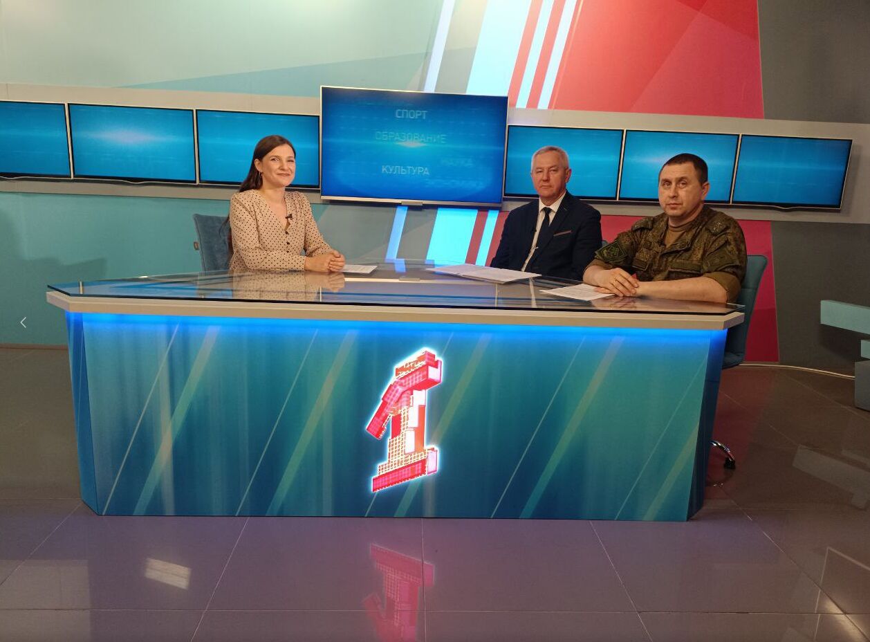 В тему. Виктор Смирнов и Роман Сычев - о помощи нашим бойцам на передовой и о службе по контракту