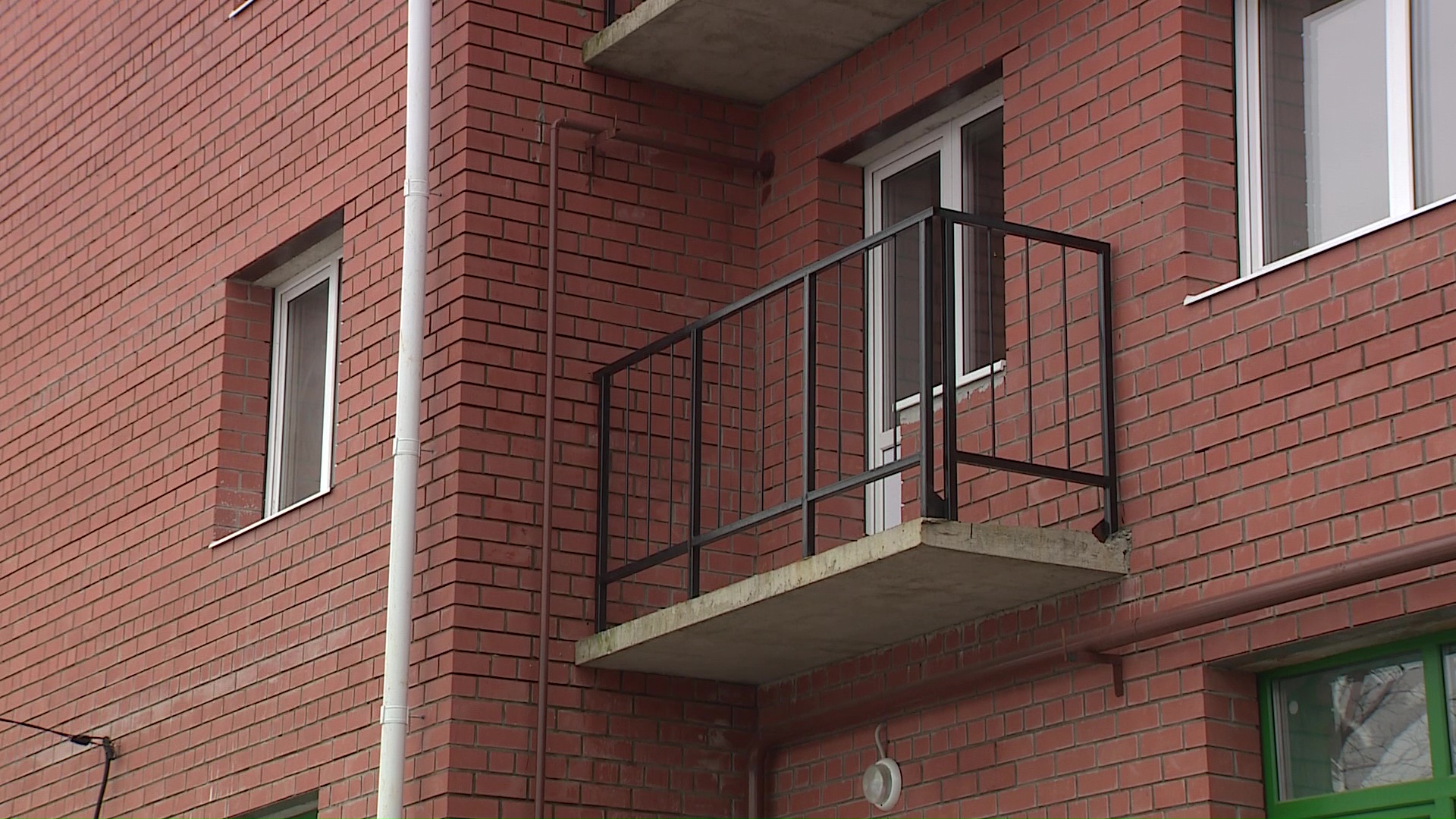 Из трущоб в новостройку: в Угличе 14 семей переехали в благоустроенные квартиры