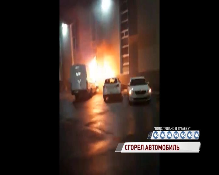 В Тутаеве ночью загорелся автофургон