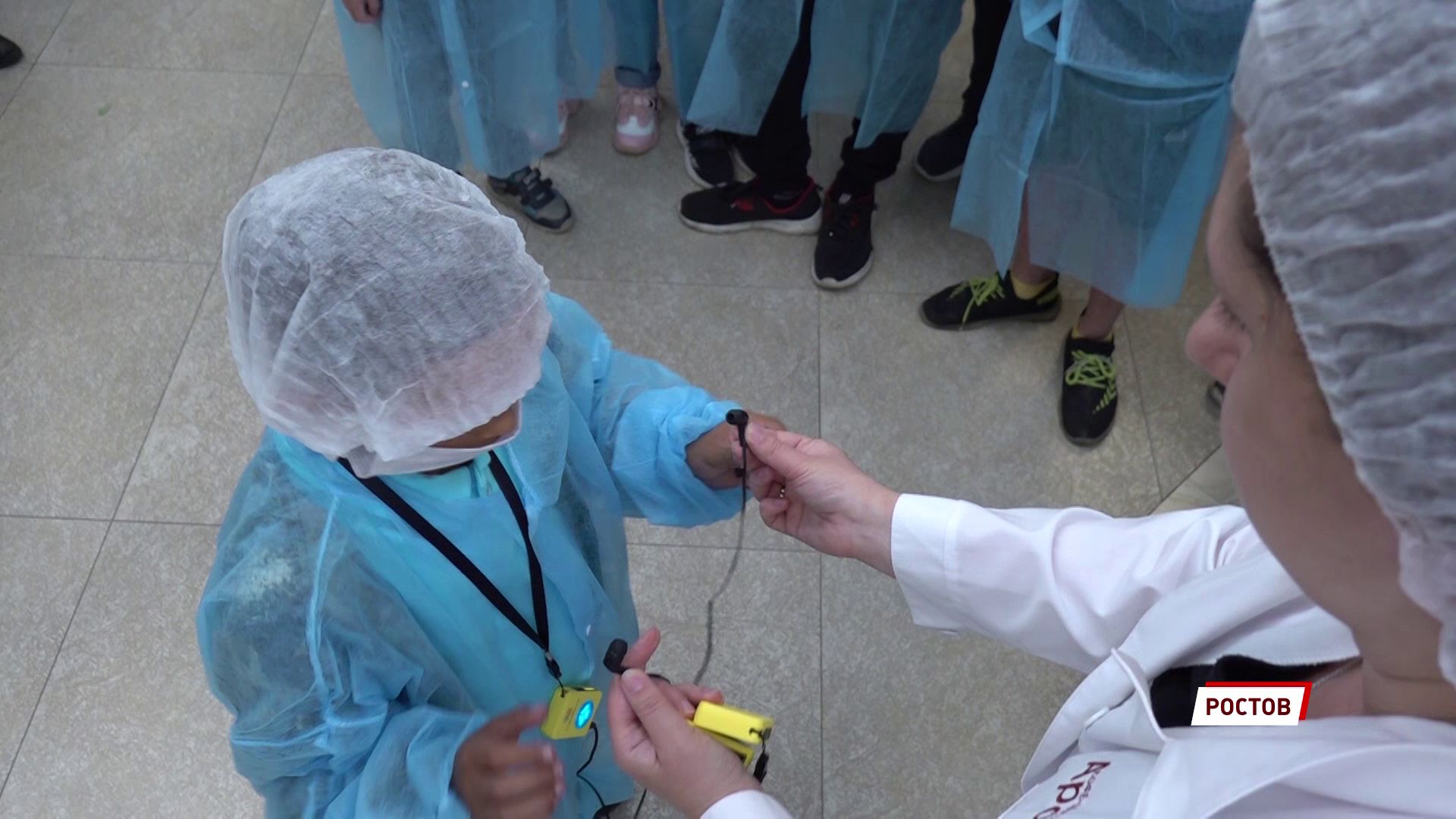 Крупные промышленные предприятия региона помогли детям из нуждающихся семей собраться в школу