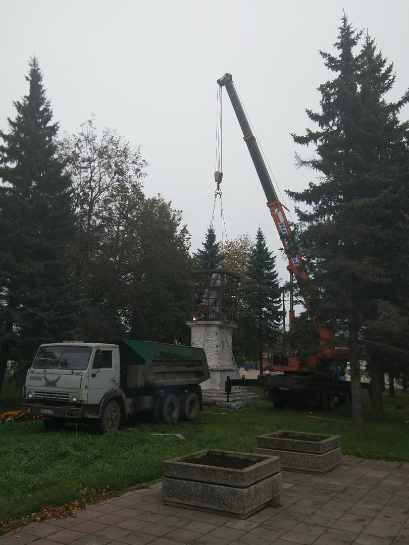 В Угличе демонтировали памятник Ленину, чтобы построить храм