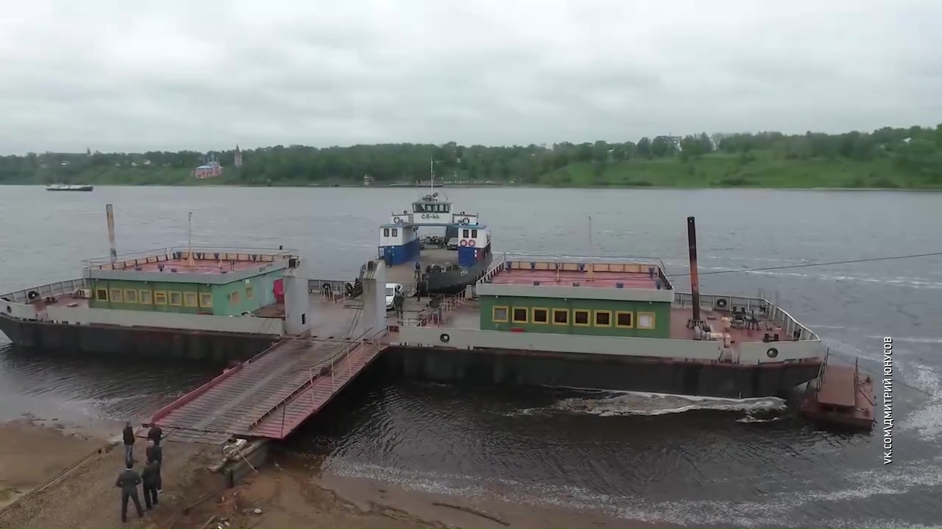 В Тутаеве раньше заявленного срока запустили грузовую переправу