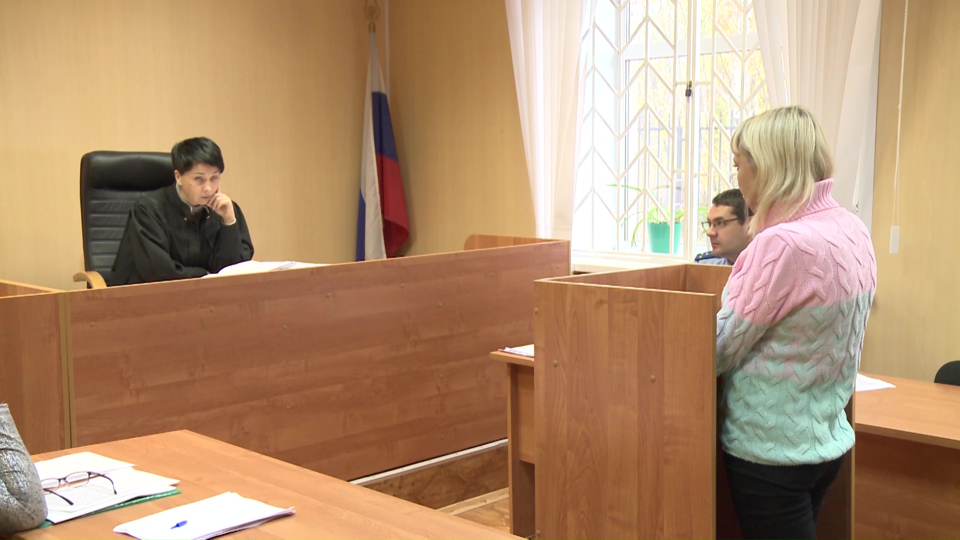 Хозяйке улетевшего с ребенком батута грозит до шести лет колонии