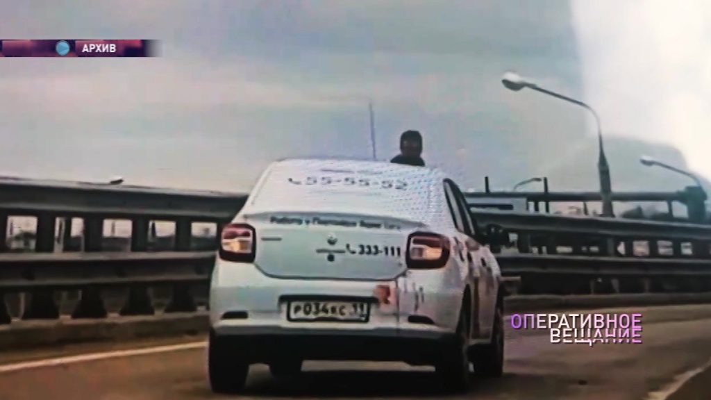 Буйному пассажиру, изрезавшему таксиста, предъявили обвинение