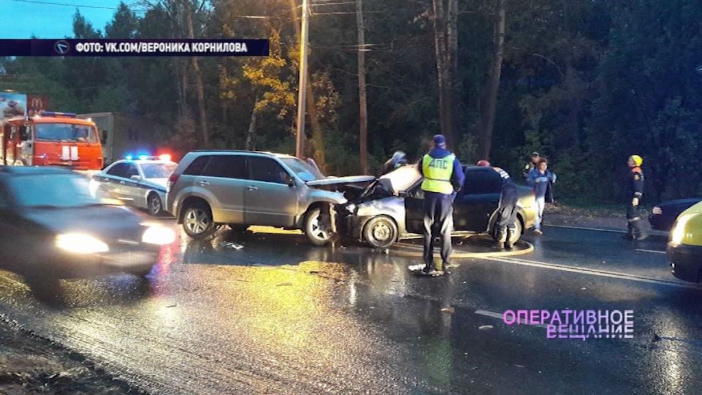 Два человека пострадали в ДТП на улице Нефтяников в Ярославле